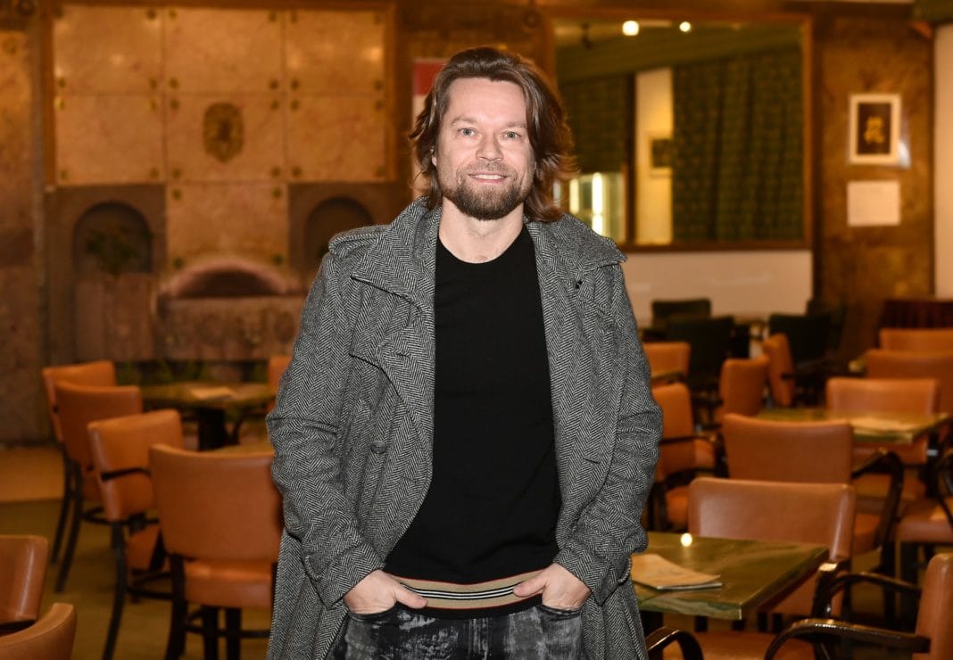 Richard Krajčo slaví 43. narozeniny. Jak šel čas s ...