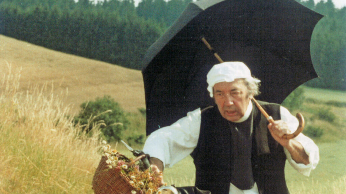 Luděk Kopřiva jako farář Otík ve Slunce, seno a pár facek