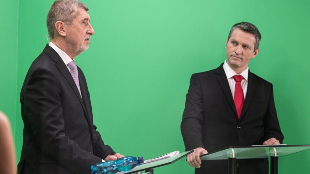 Moderátor Vladimír Kořen a Andrej Babiš během prezidenstké debaty