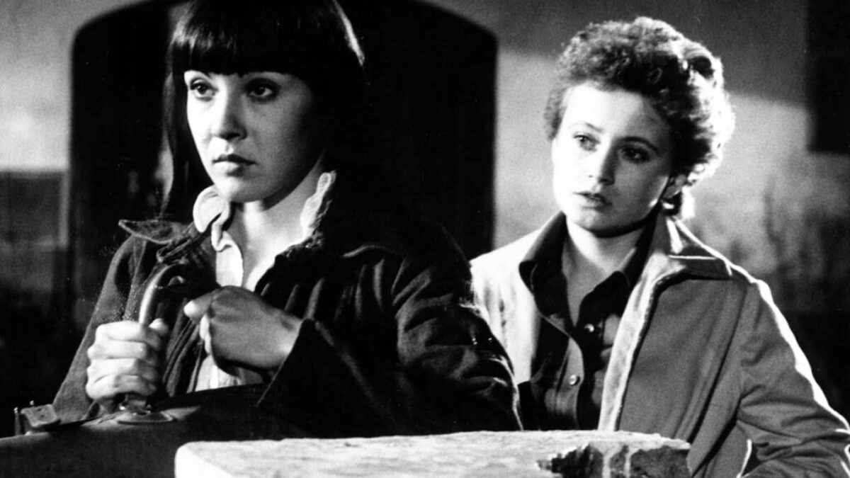 Dagmar Patrasová a Jana Nagyová ve filmu Smrt stopařek
