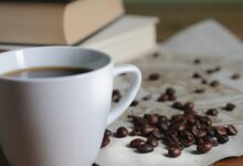 káva, stůl, knihy, šálek