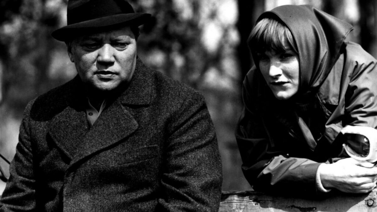 Rudolf Hrušínský a Marie Logojdová v Dým bramborové natě