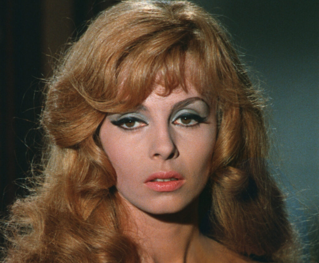 Nezkrotna Angelika (6) | TVGURU.cz Michèle Mercier v Nezkrotná Angelika