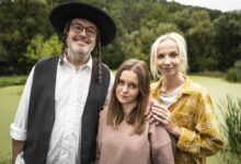 Jana Plodková se svojí seriálovou rodinou Krausových, Osada 2