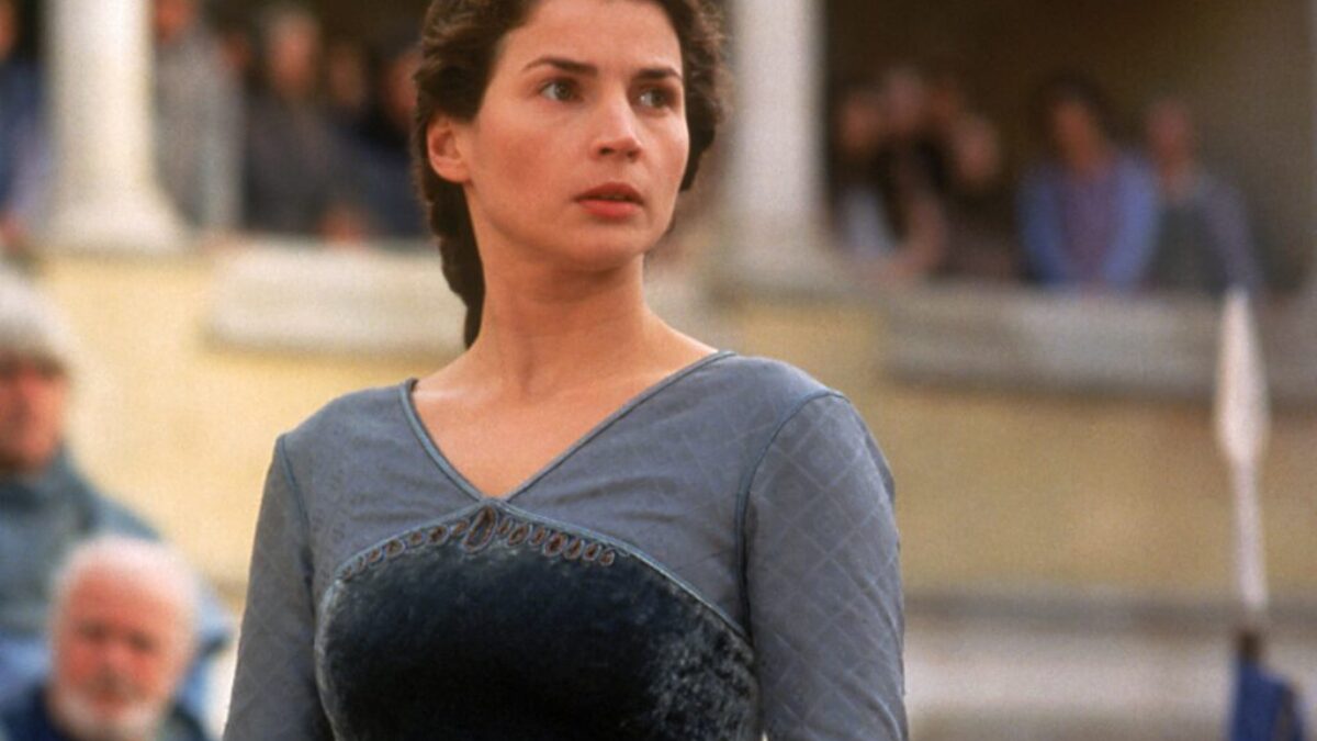 Julia Ormond