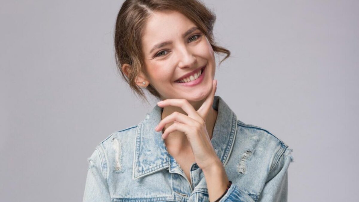 Sara Sandeva jako Bára v seriálu Jedna rodina