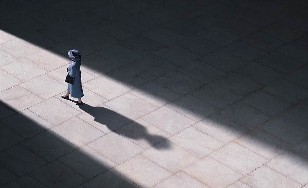 Královna Alžběta, Koruna