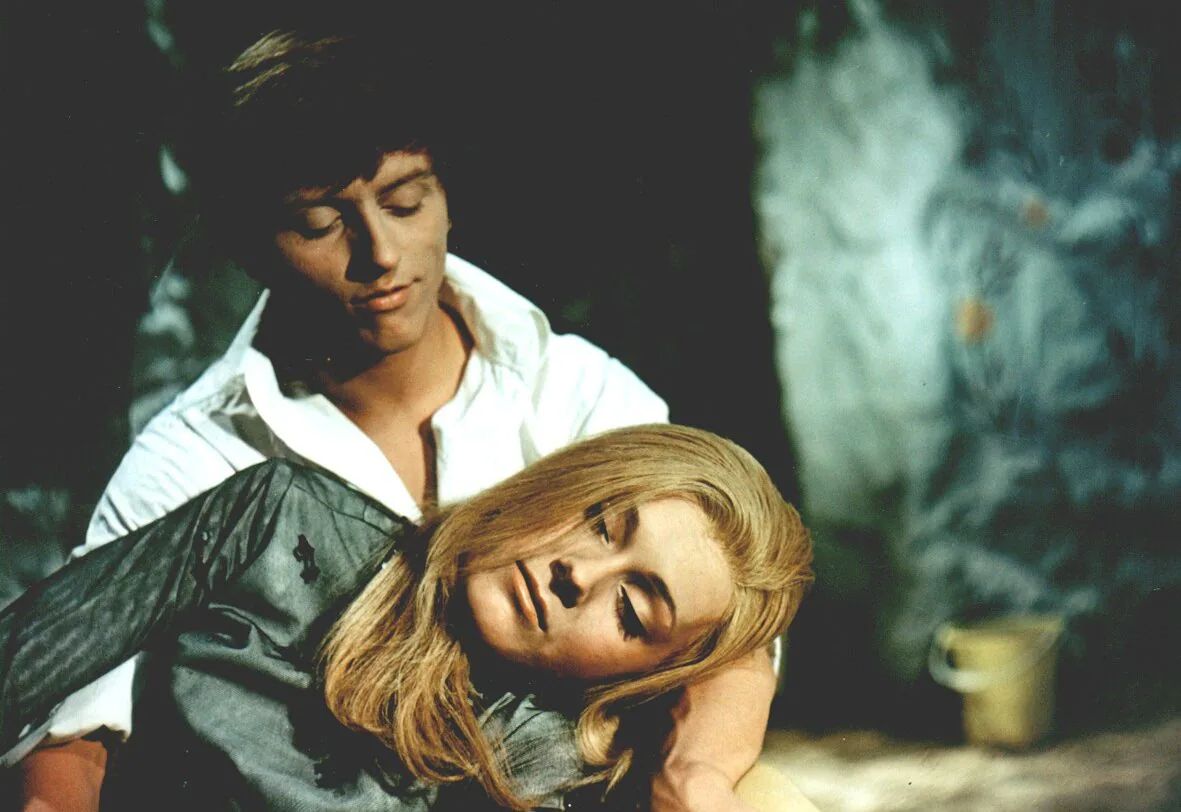 Helena Vondráčková a Václav Neckář, Šíleně smutná princezna, FOTO: © Filmové studio Barrandov, distr. ČT