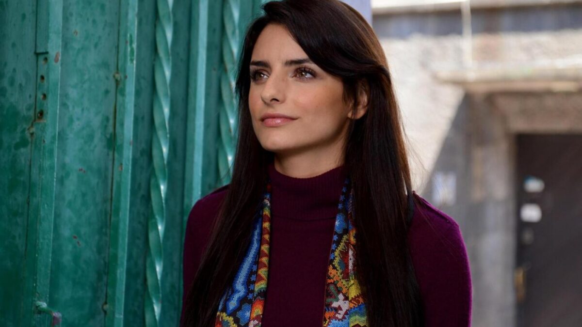Aislinn Derbez v Přijde letos Ježíšek?