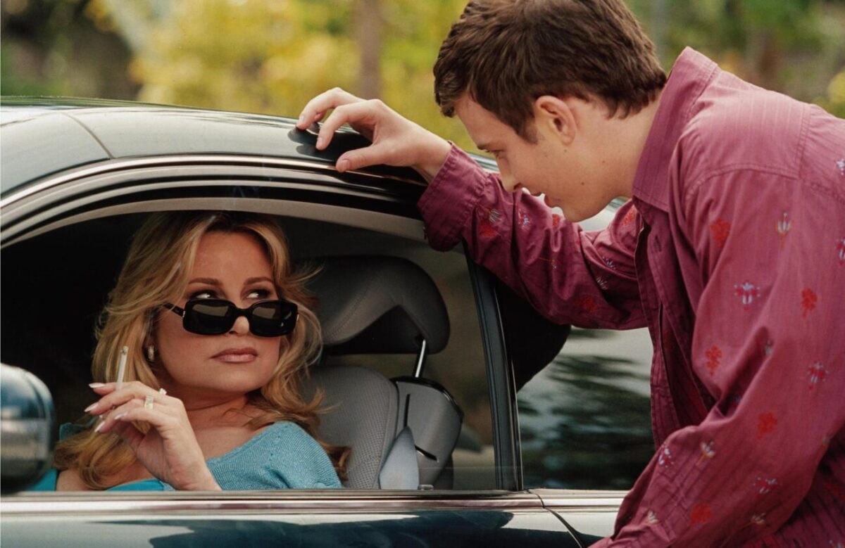 Jennifer Coolidge jako Stiflerova máma v Prci, prci, prcičky 2