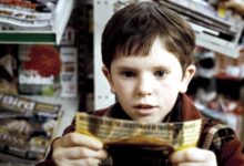 Freddie Highmore jako Karlík v Karlík a továrna na čokoládu