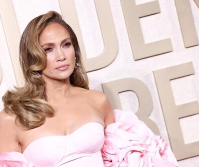 Jennifer Lopez na Zlatých globech v lednu 2024