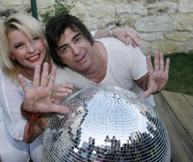 Iveta Bartosova, Sagvan Tofi