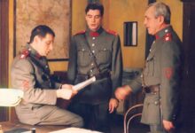 Pavel Doucek (uprostřed) jako strážmistr Antonín Šebestík v seriálu Četnické humoresky