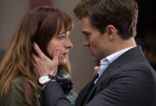 Dakota Johnson a Jamie Dornan ve snímku Padesát odstínů šedi
