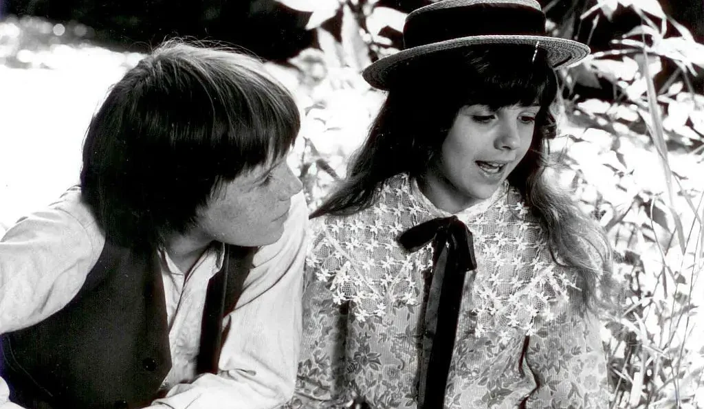 Michael Dymek a Magdalena Reifová v rolích Tomáše a Blanky ve filmu Páni kluci.