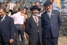 Předseda Mrázek (Josef Větrovec), Bohouš Císař (Josef Kemr) a Evžen Huml (Jiří Sovák) v seriálu Chalupáři.
