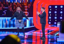 Soutěžící Milan v pořadu Superlov tak trochu vyděsil moderátora Ondřeje Sokola svým kiltem.