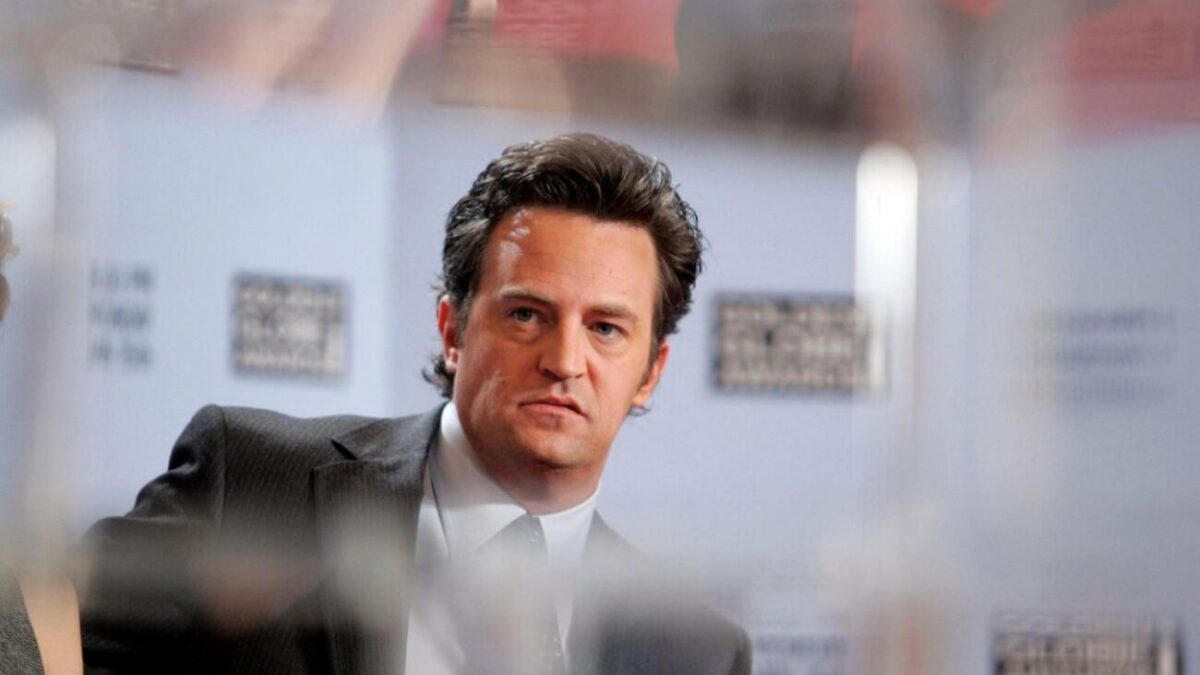 Matthew Perry přišel o kus prstu ve školce.