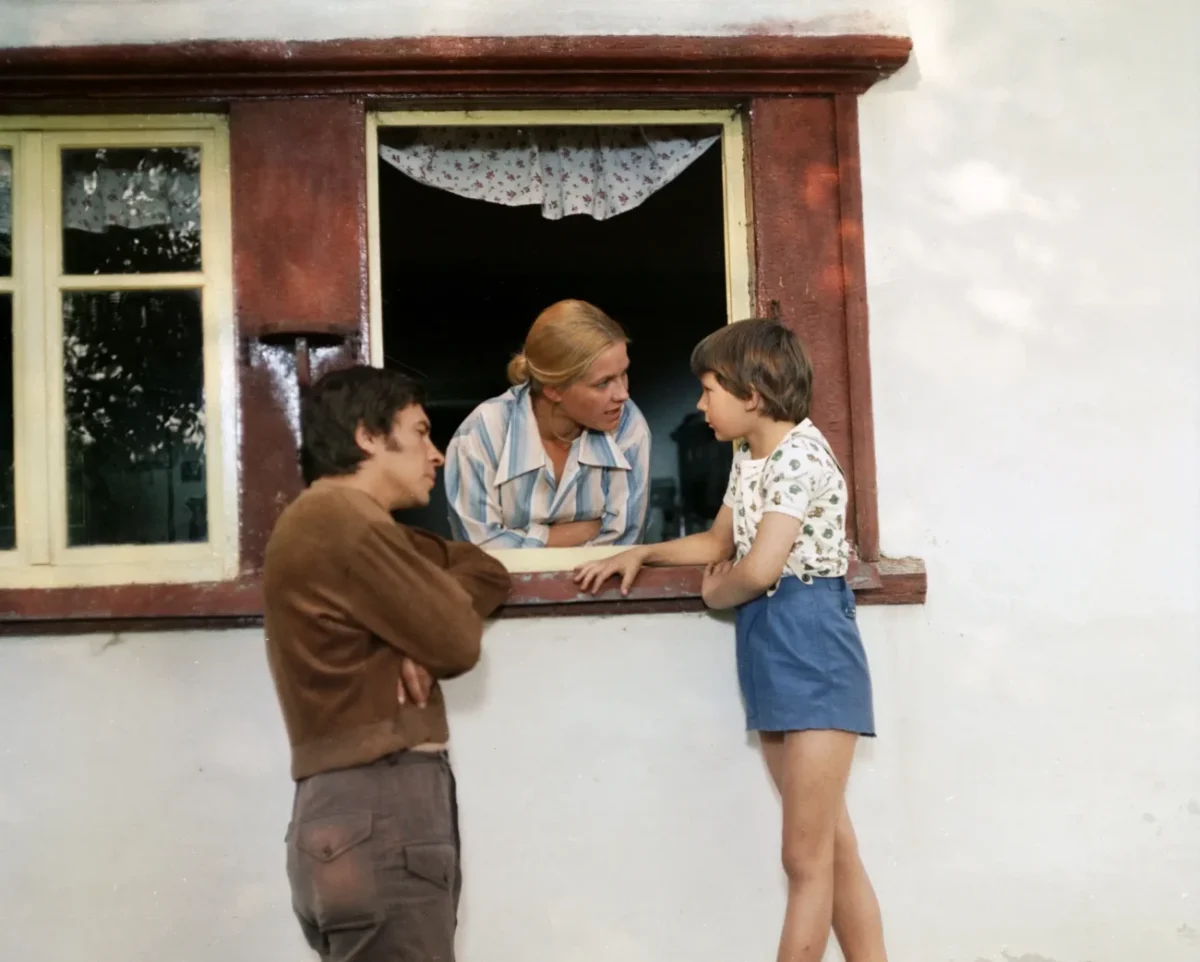 Luboš (František Němec), Anna (Jana Preissová) a Vašek (Tomáš Holý) ve skvělé komedii Jak dostat tatínka do polepšovny.