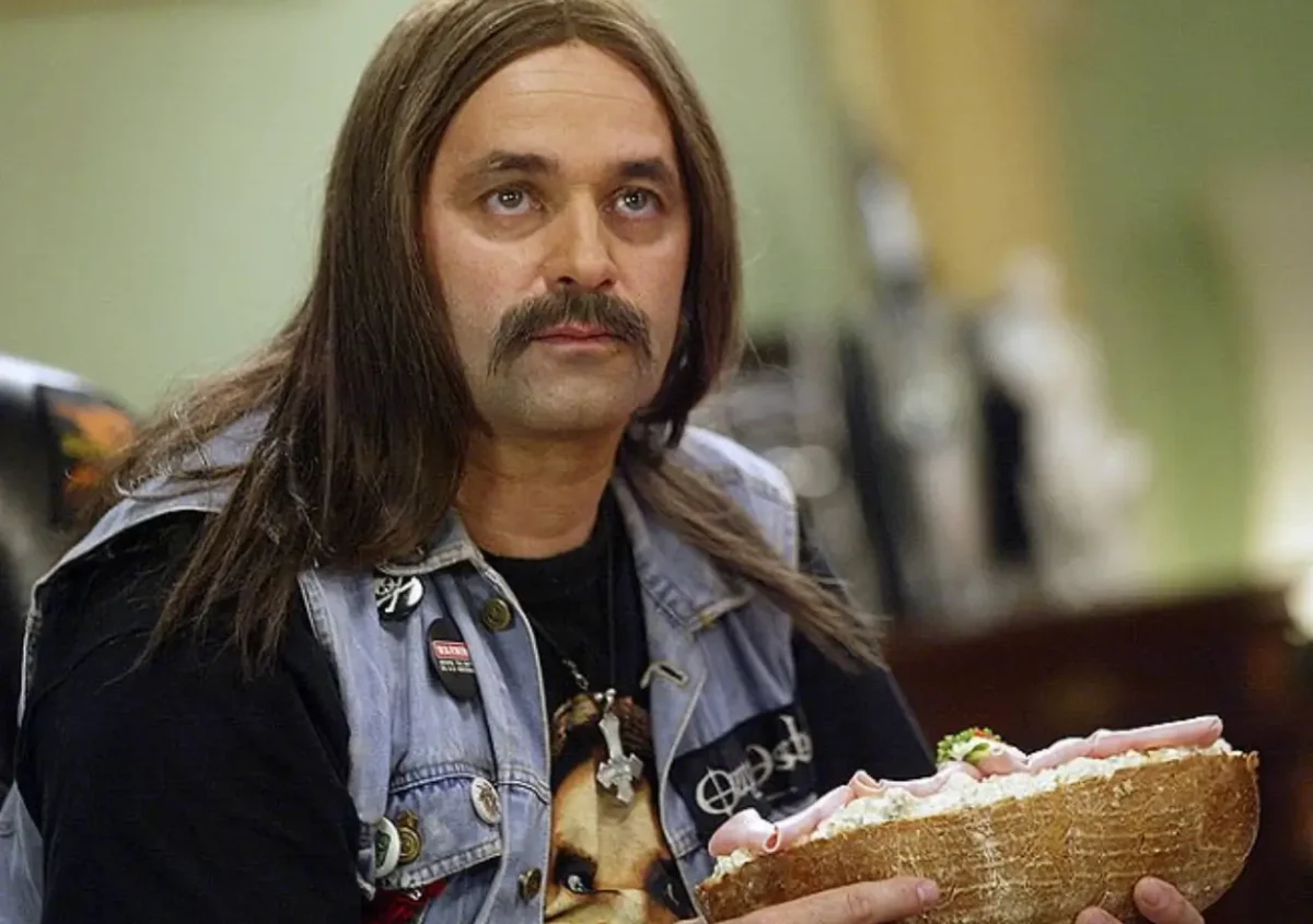 Hlavního hrdinu seriálu Comeback si zahrál Martin Dejdar.