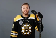 Hokejista David Pastrňák je hvězdou NHL.