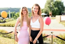 Jana Bernášková a její dcera Justýna Drábková vypadají jako sestry.