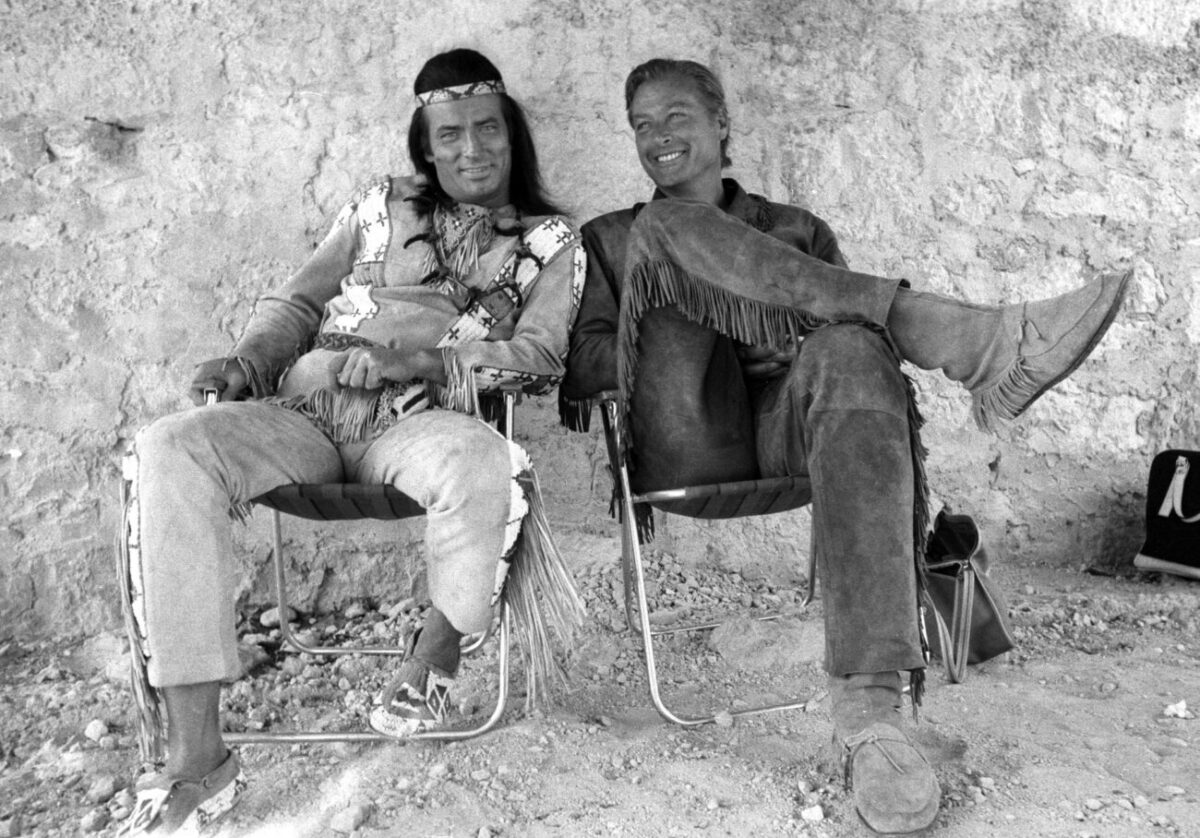 Pierre Brice a Lex Barker - volné okamžiky při natáčení