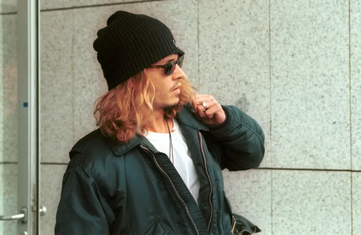 Johnny Depp po příletu do Prahy.