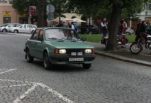 Stará Škoda auto z 90. let
