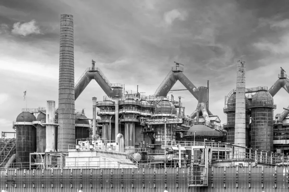 Stará černobílá železárna