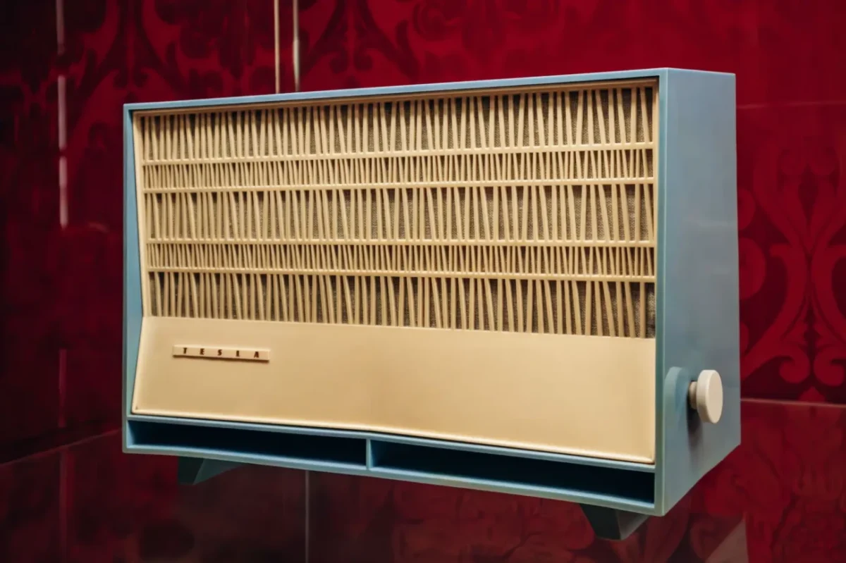 staré Tesla rádio z dob socialismu