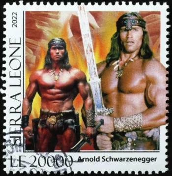 Arnold Schwarzenegger mladý a bez trička.
