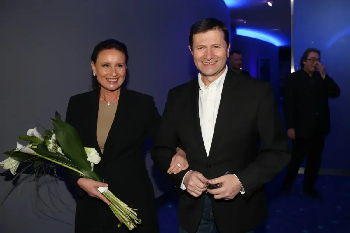 Martina Gasparovičová-Bezoušková s Janem Hrušínským na premiéře pohádky Řachanda