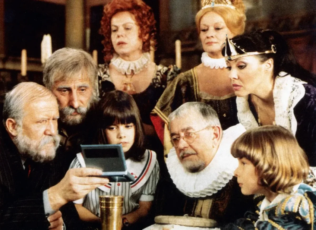 snímek ze seriálu Arabela s mnoha postavami pohromadě