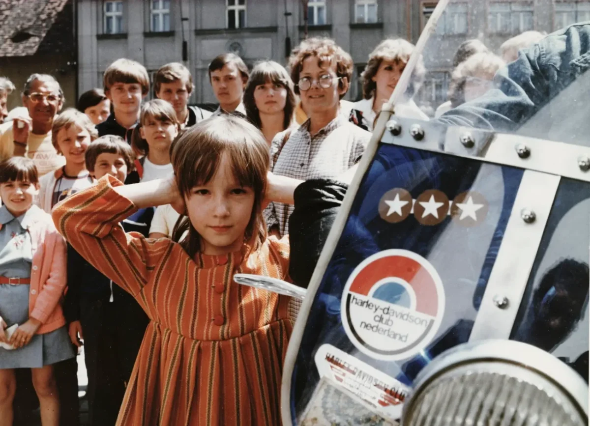 Záběr z filmu Lucie, postrach ulice.