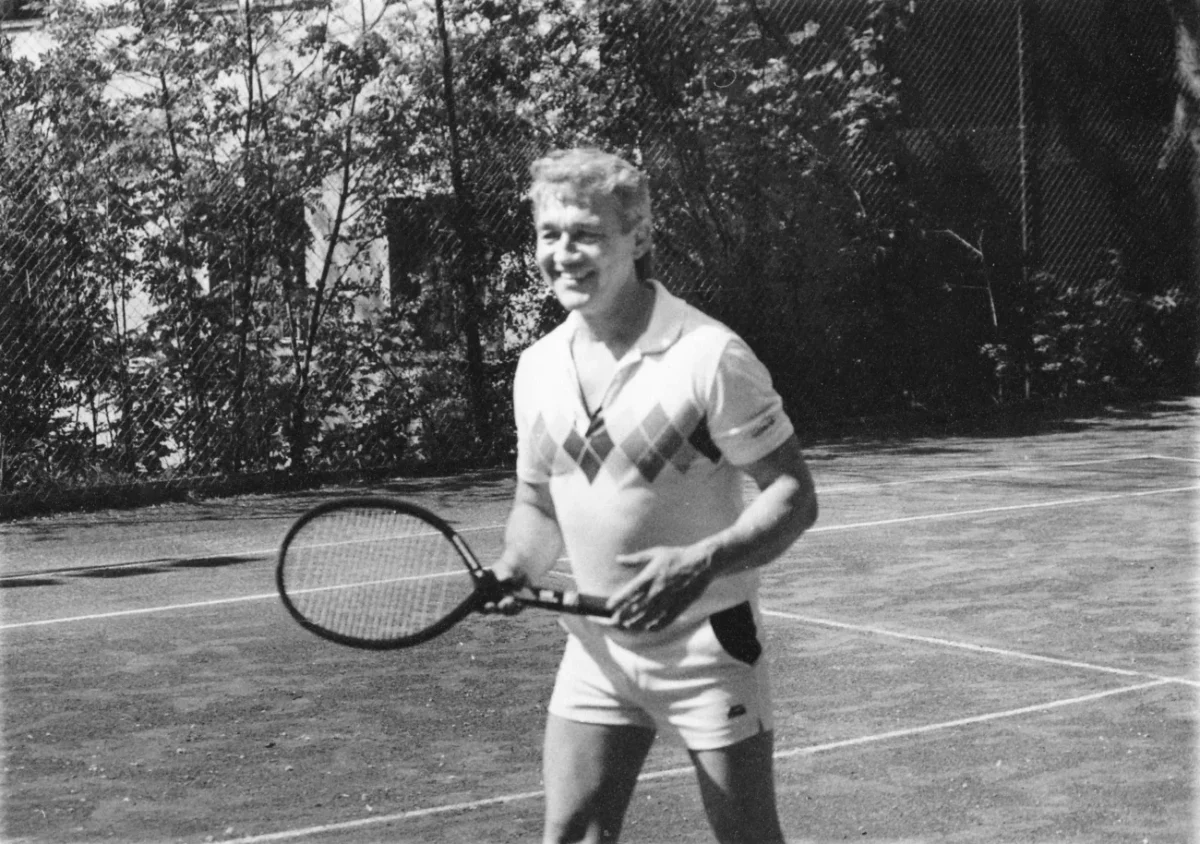 Jiří Krampol hrající tenis v roce 1968.