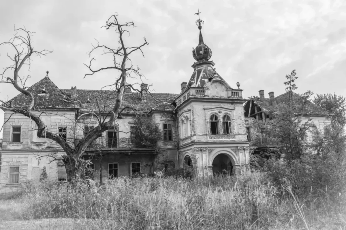 Strašidelný středověký zámeček