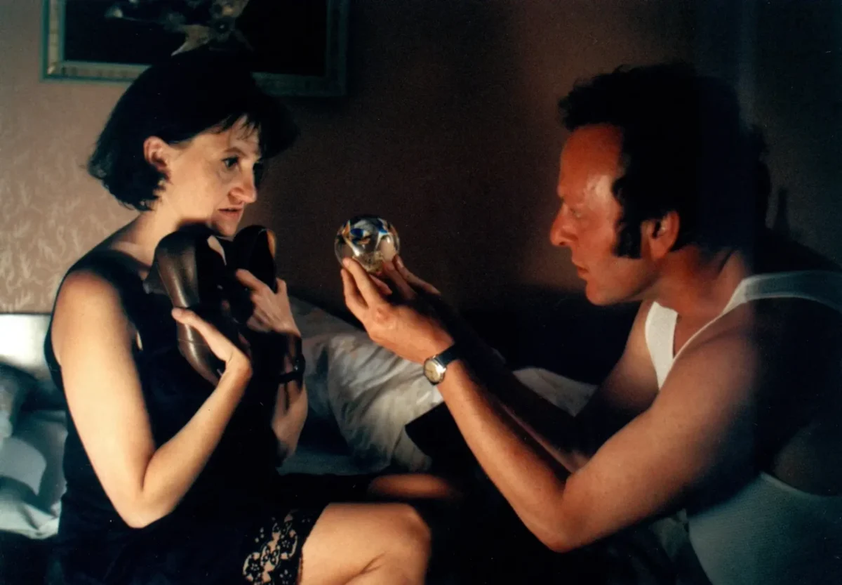 Scéna z Pelíšků, ve které je Jaroslav Dušek a Eva Holubová.