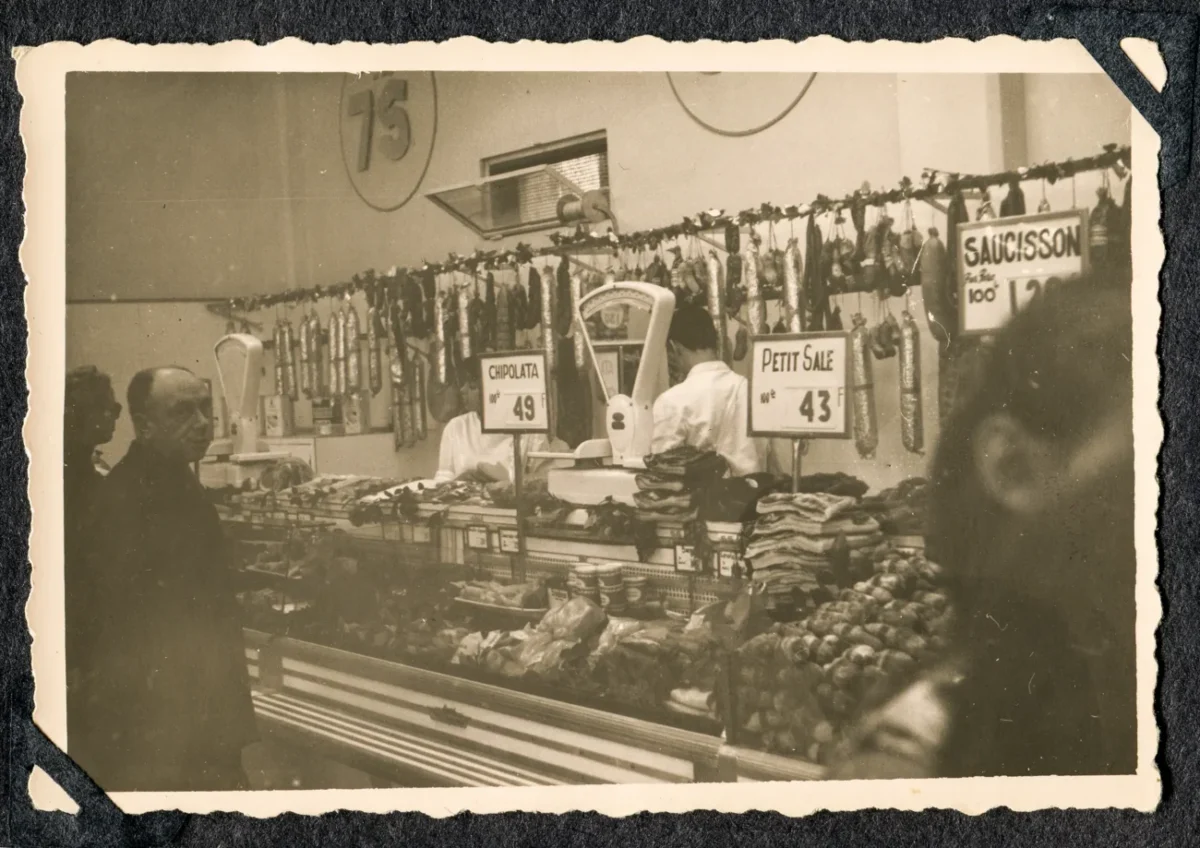 Socialistický obchod černobílý