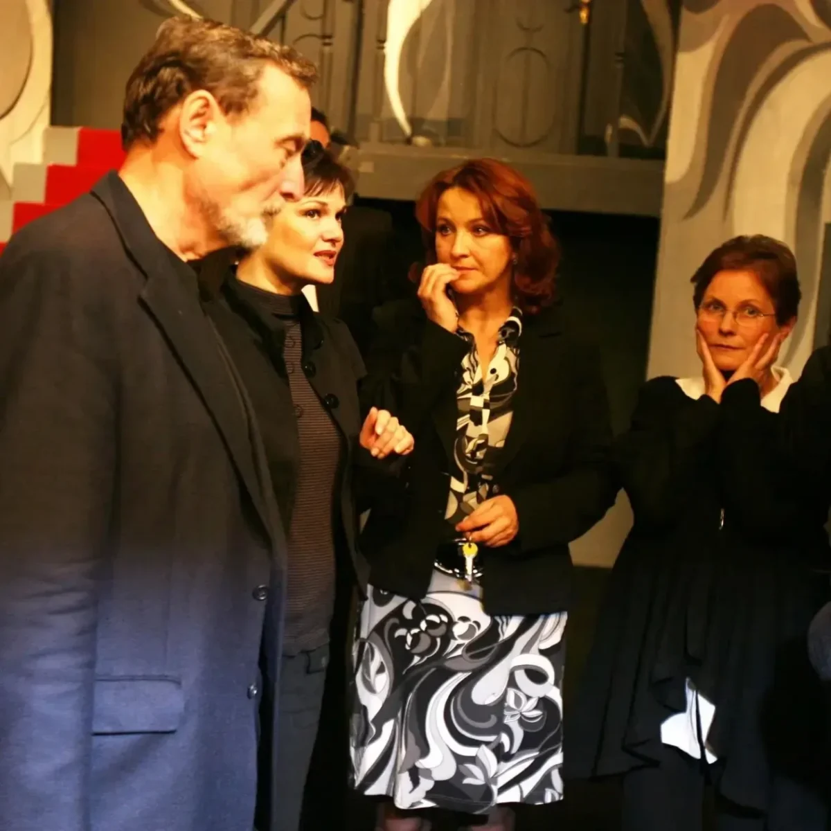 Kolegové v divadle - zleva Ladislav Frej, Simona Postlerová, Zlata Adamovská, Marta Vančurová