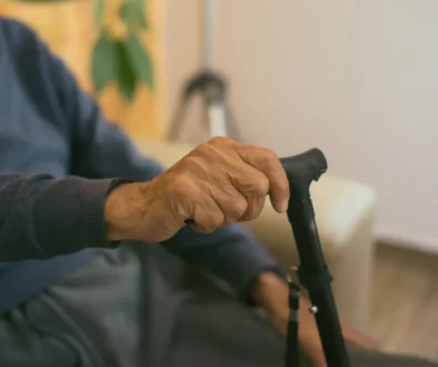 Sedící senior.