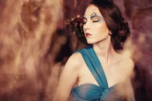 Femme fatale.