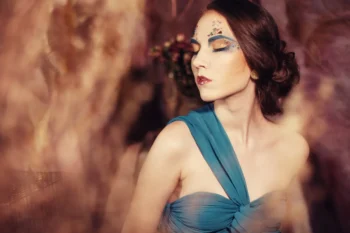 Femme fatale.