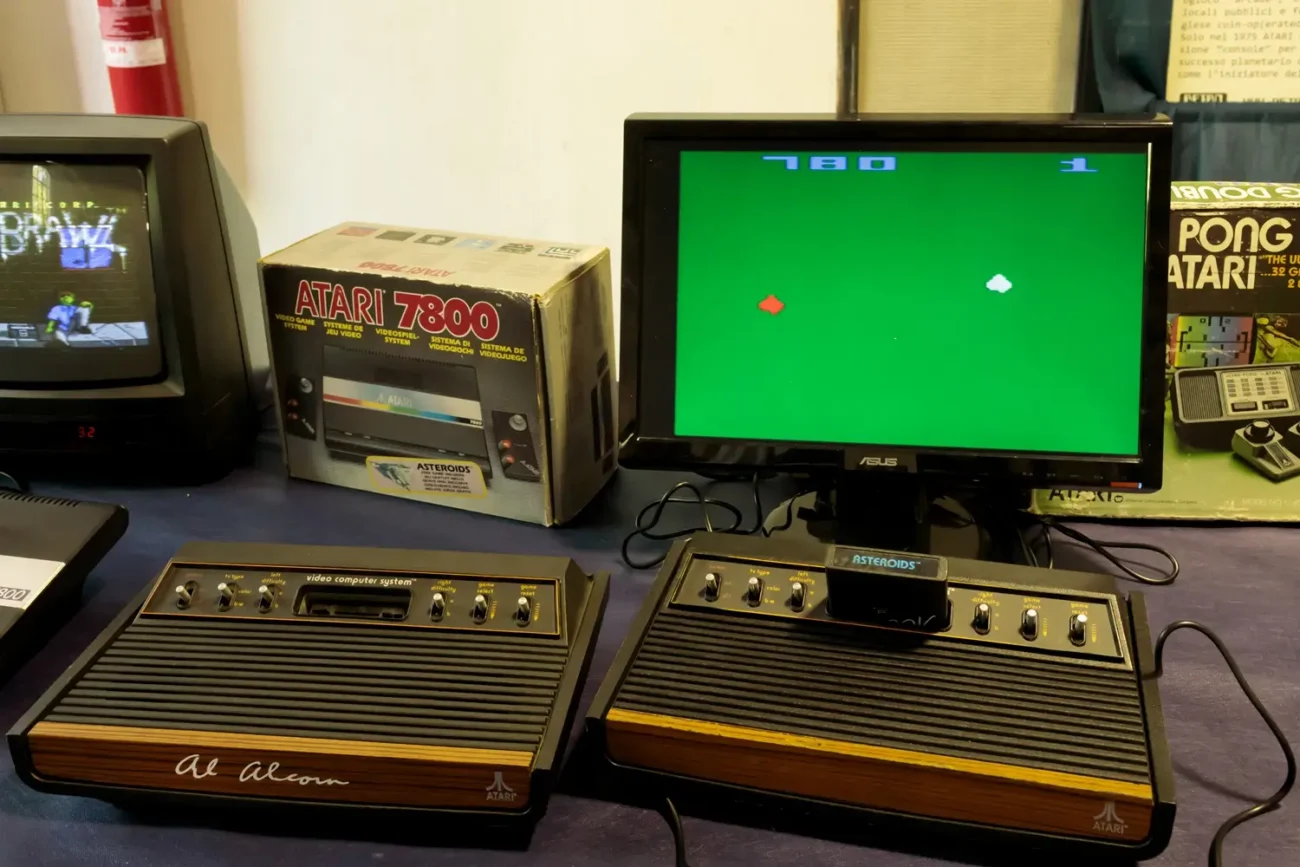 Počítače značky Atari byly velmi oblíbené Shutterstock | TVGURU.cz starý počítač Atari