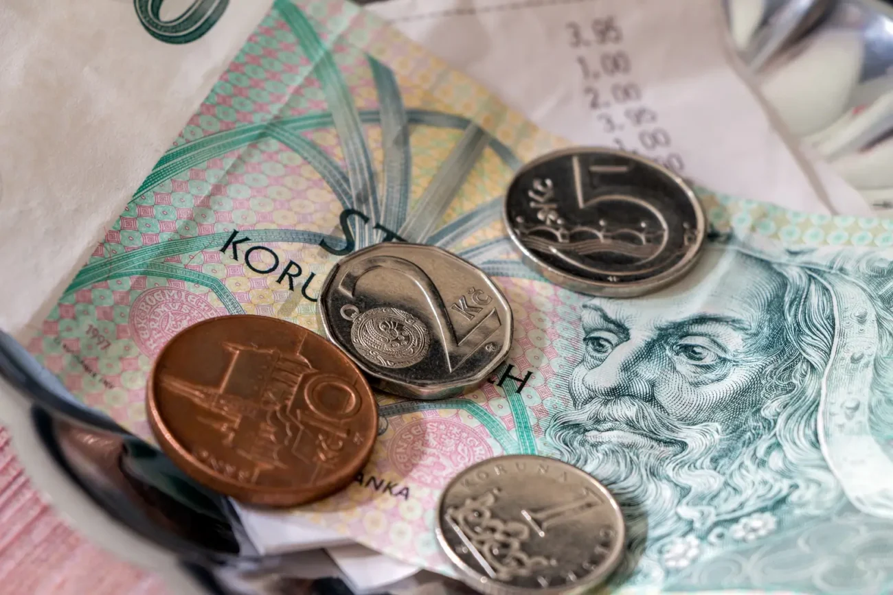 Pro mnohé lidi byl počítač nedostupný Shutterstock | TVGURU.cz staré peníze