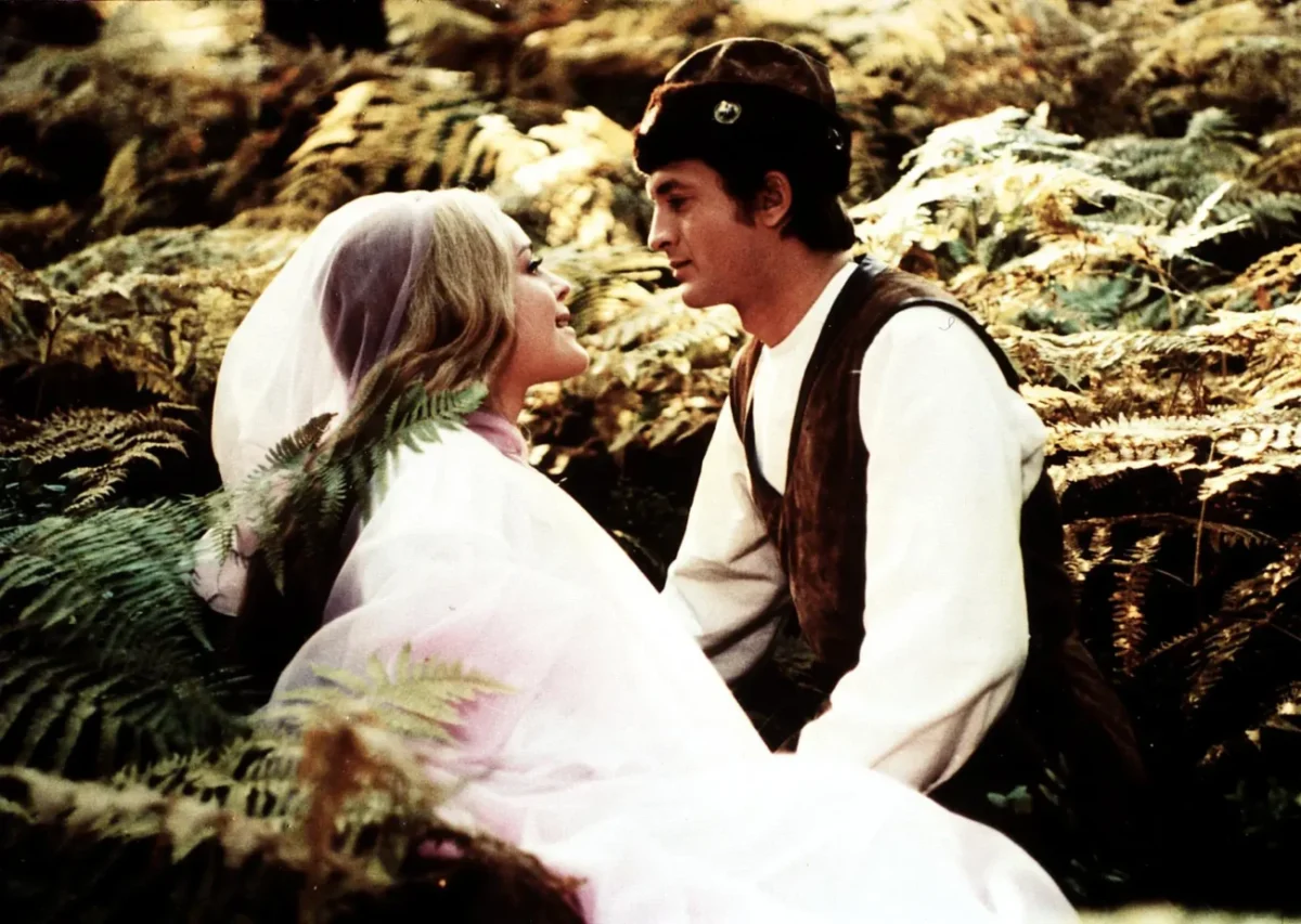 Pohádka, na které vyrůstala smetánka socialismu a papaláši. Obyčejní Češi ji viděli až po roce 1989