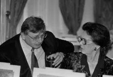 Jiří Menzel a Jiřina Jirásková na černobílé fotografii.