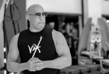 Vin Diesel na černobílé fotce.