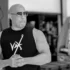 Vin Diesel na černobílé fotce.